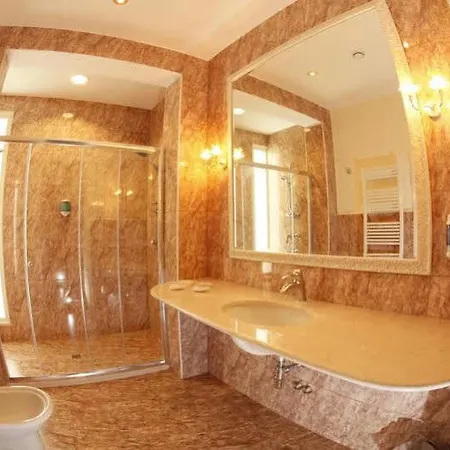 Отель Cristal 4*